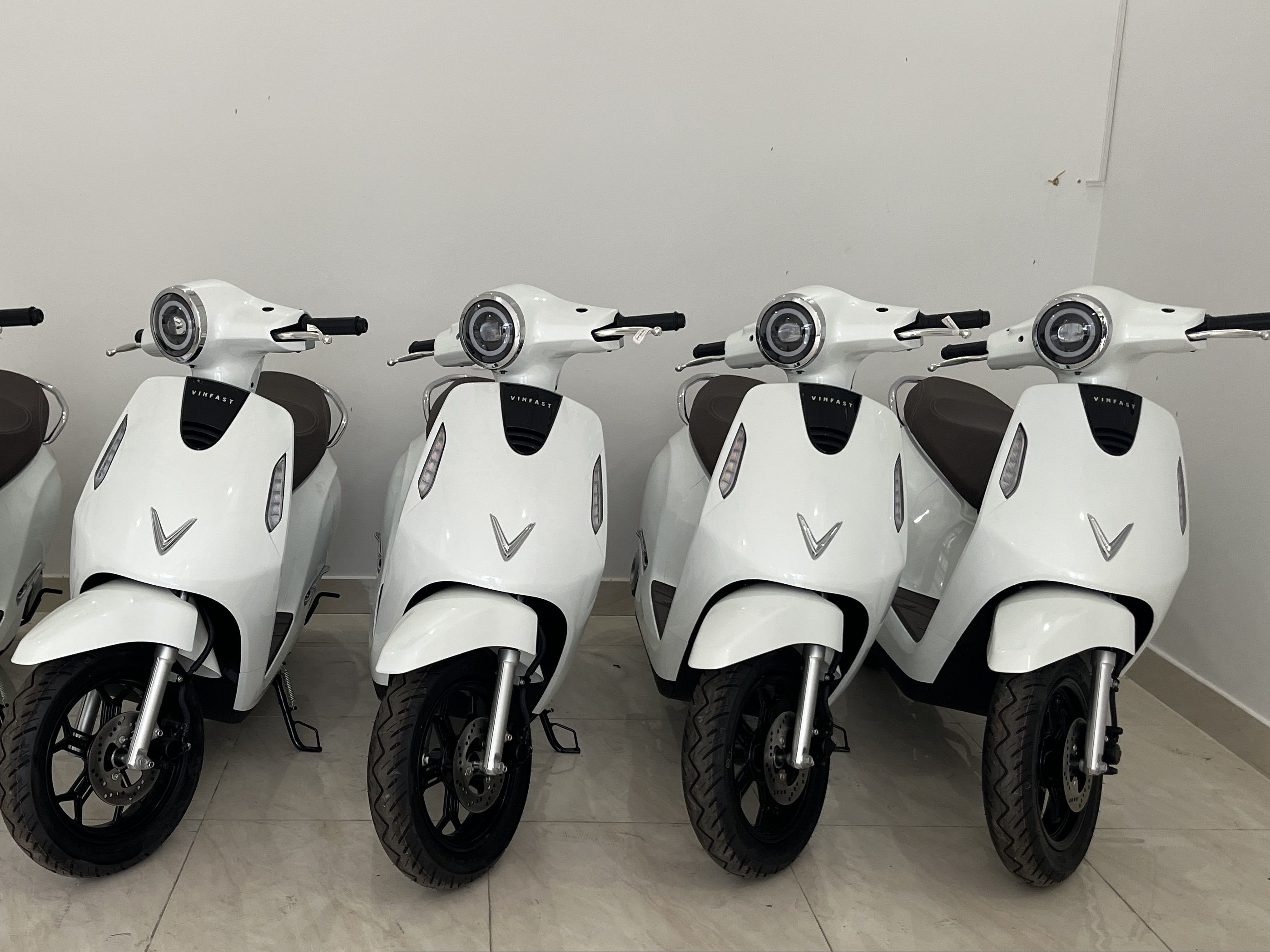 다낭의 친환경 여행 트렌드: 지난 24시간 동안의 전기 오토바이 렌탈 서비스 붐