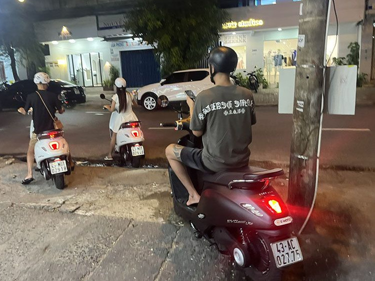 다낭 전기 오토바이 대여 서비스 트렌드: 지난 24시간 업데이트